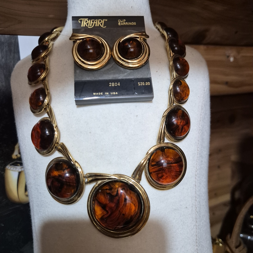 Trifari Gold and Brown Jewelry Set